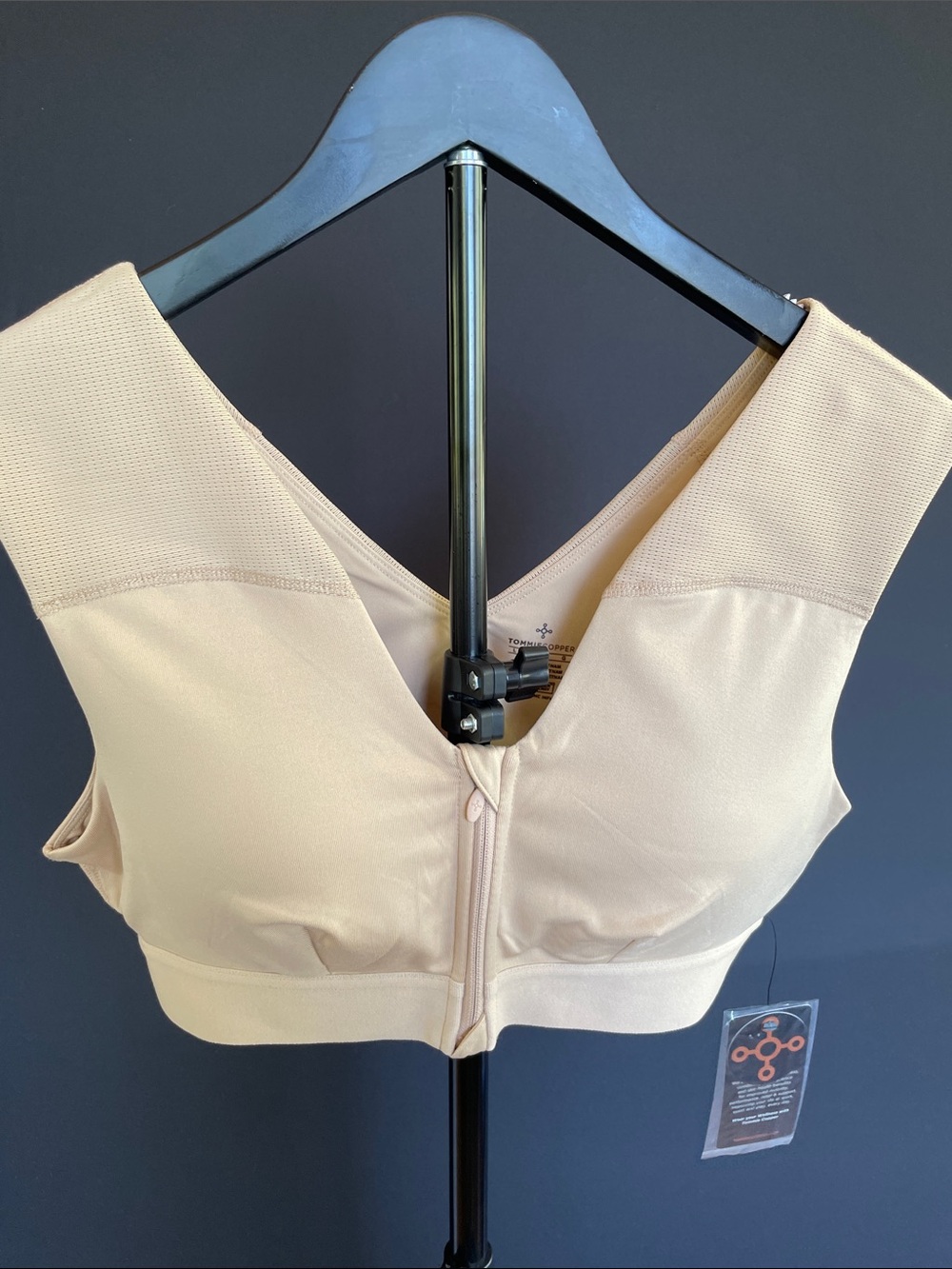 Tommie Copper Shoulder Support Compression Bra Nude Zip Front Large New With Tag